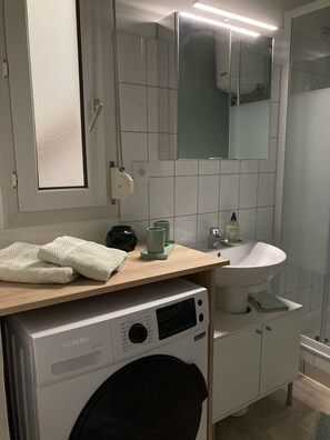 Hair dryer, toilet paper - Cozy'N'est Studio, 5 min between City Center and Commercial Port (Brest)