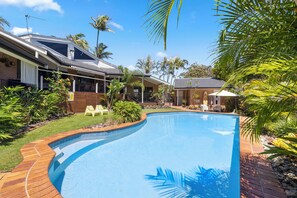Pool - Diggers Beach Surf House, Pool, Pet Friendly, popular location (Coffs Harbour)