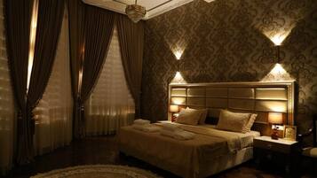 家庭四人房 | 迷你吧、办公桌、笔记本电脑工作区、免费 WiFi