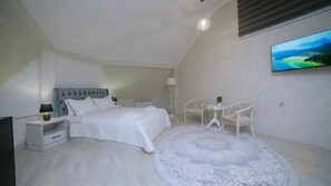 Family Quadruple Room | Minibar, desk, laptop workspace, free WiFi - Renaissance Butik hotel (Samarkand)