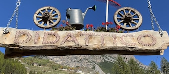 90sqm warm and cozy overlooking the square of Isolaccia.5 min from Bormio