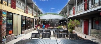 Lianchi Inn