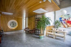 Interior - Zhujiuju Hostel (Deqing)