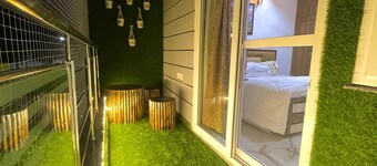 Airport Vista 3BHK Apartment-10 Min Walk from Airport with Balcony & Terrace