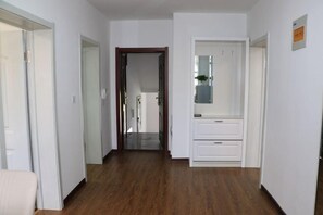 Interior - Tahe Eighteen Post Residence (Tahe)