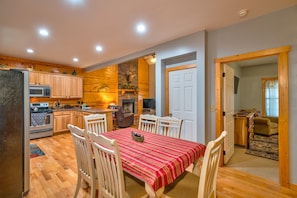 Cabin, Multiple Beds, Hot Tub | Private kitchen | Fridge, microwave, oven, stovetop