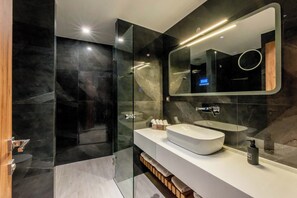 Villa superior, 3 habitaciones, alberca privada | Interior