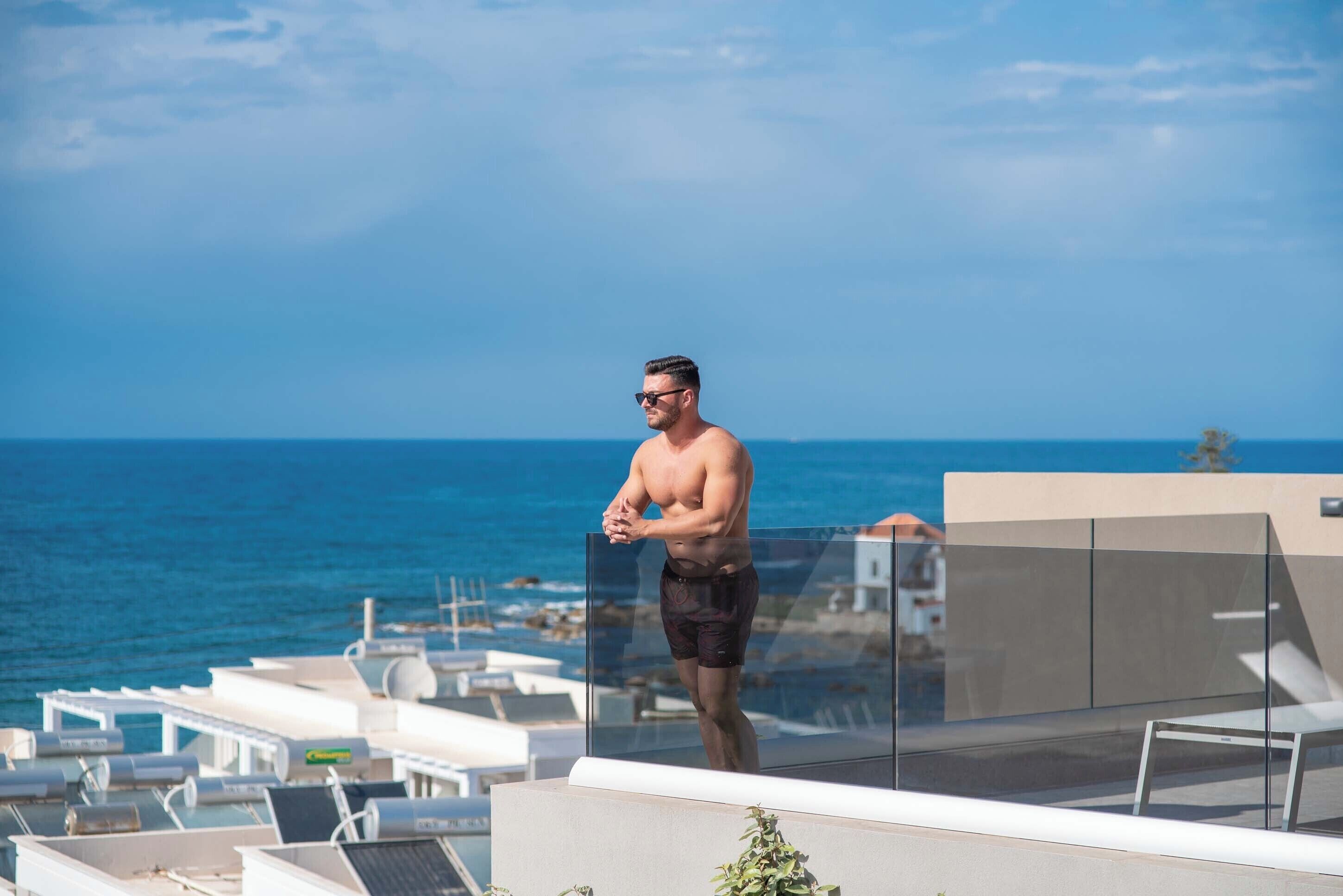 Exclusive-huvila, 4 makuuhuonetta, yksityinen uima-allas, merinäköala | Allergiatestatut vuodevaatteet, tallelokero huoneessa