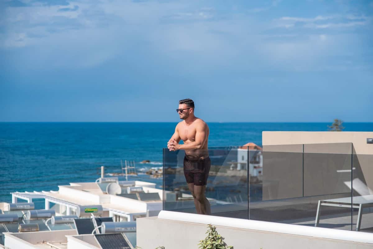 3 bedrooms, hypo-allergenic bedding, in-room safe