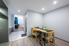 Room - Chongqing Hotel (Shenzhen Luohu Port Guomao Subway Station) (Shenzhen)