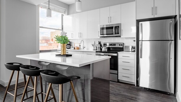 Standard Apartment, 2 Bedrooms (2 Bedrooms) | Private kitchen | Microwave, oven - Amazing 2BR Downtown With 98 Walk Score (Cincinnati)