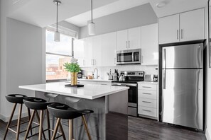 Standard Apartment, 2 Bedrooms (2 Bedrooms) | Private kitchen - Amazing 2BR Downtown With 98 Walk Score (Cincinnati)