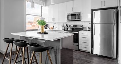 Amazing 2BR Downtown With 98 Walk Score