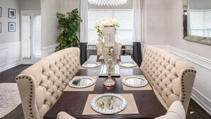 Dining - 5 Star Chateau With Majestic Views, Georgia Chateau 1000 (Atlanta)