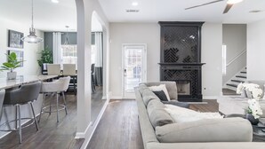 Fireplace - 5 Star Chateau With Majestic Views, Georgia Chateau 1000 (Atlanta)