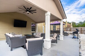Terrace/patio - 5 Star Chateau With Majestic Views, Georgia Chateau 1000 (Atlanta)