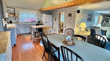 Villa, 4 Schlafzimmer | Eigene KĂŒche | KĂŒhlschrank, Ofen, Wasserkocher mit Kaffee-/Teezubehör, Toaster