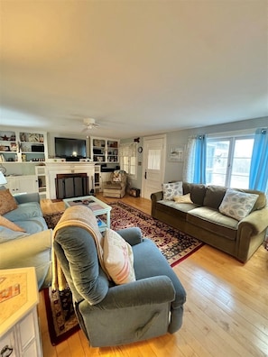 Villa, 4 Bedrooms | Living area - Mary's Lakeview - Limit 10 4 Bedroom Home by RedAwning (Sebago)