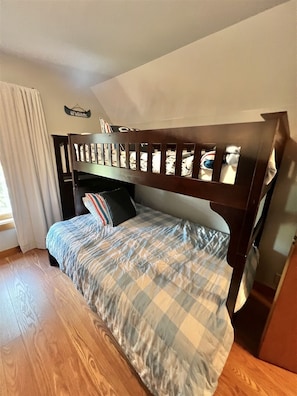 Cabin, 3 Bedrooms | 3 bedrooms, free WiFi