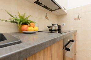 Lavavajillas y utensilios de cocina 