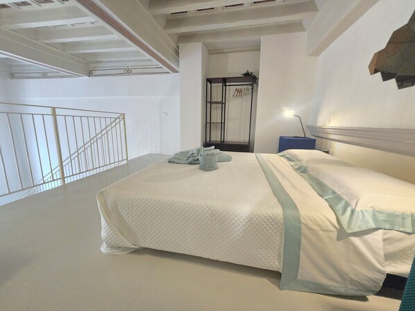 2 chambres, lit de bébé portatif, Wi-Fi, literie fournie