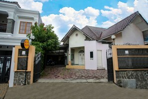 Front of property - Homy House Semarang (Semarang)