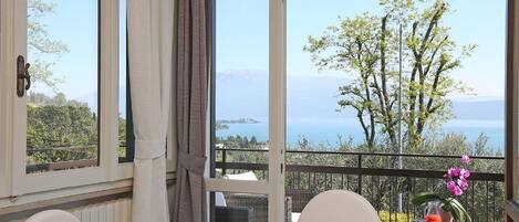 Panoramic Apartment | Terrace/patio