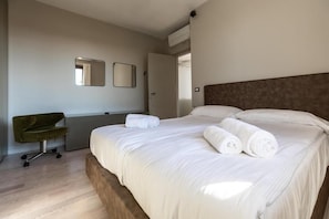 Deluxe Apartment | 2 bedrooms, free WiFi, bed sheets - Casa Veronica (Manerba del Garda)