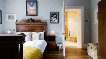 2 chambres, bureau, fer et planche à repasser, lit parapluie