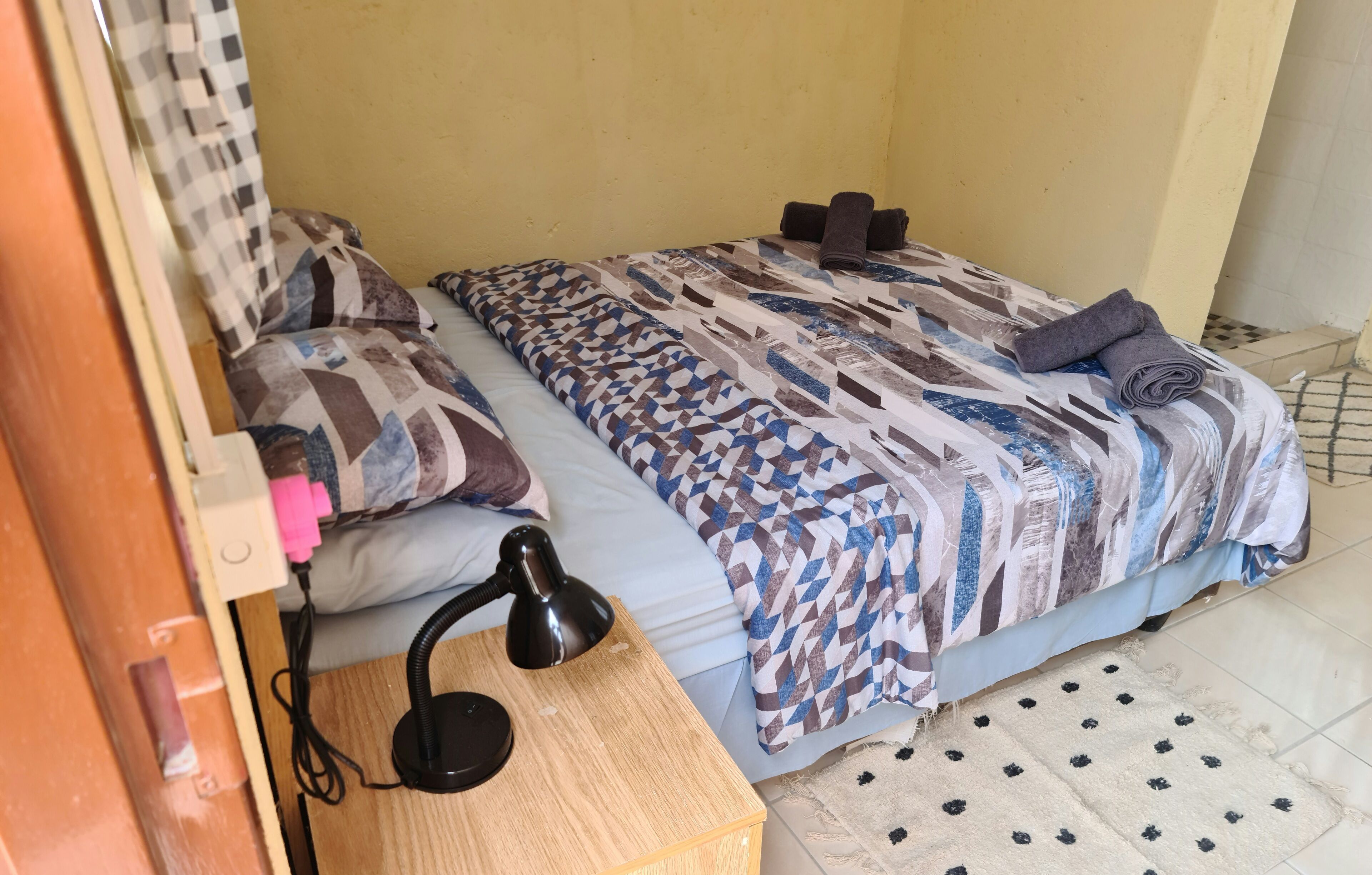 Wifi gratis y ropa de cama 