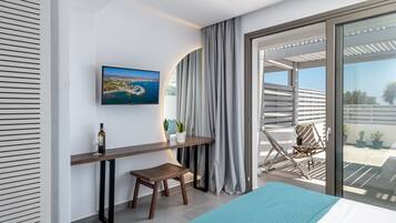 Apartment, Hot Tub | 1 bedroom, premium bedding, in-room safe, individually decorated