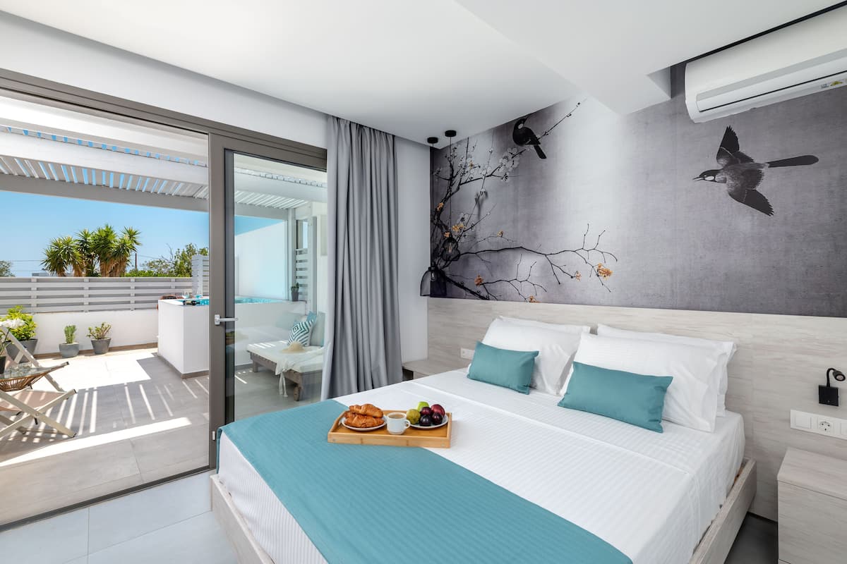 Apartment, Hot Tub | 1 bedroom, premium bedding, in-room safe, individually decorated