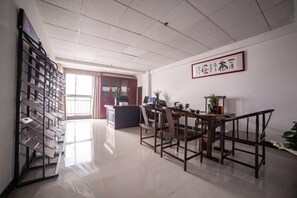 Dining - Wenjukejun Hotel (Bubugao Plaza Xiangtan Iron and Steel Co., Ltd. Branch) (Xiangtan)