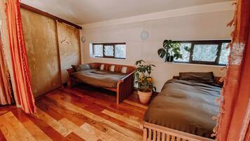 House | 6 bedrooms, bed sheets