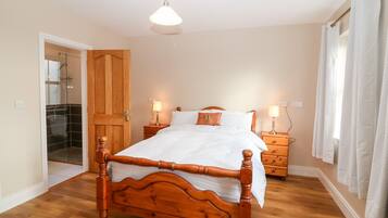 3 bedrooms, individually decorated, individually furnished, free WiFi