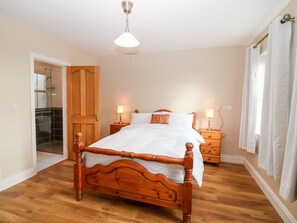 3 Schlafzimmer, individuell dekoriert, individuell eingerichtet