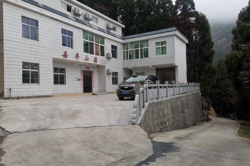 Yue Ping Villa