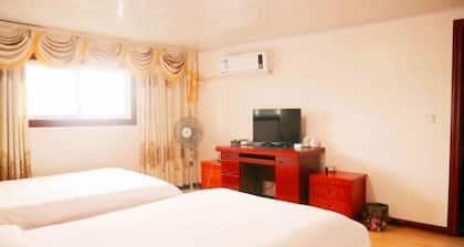 Yue Ping Villa