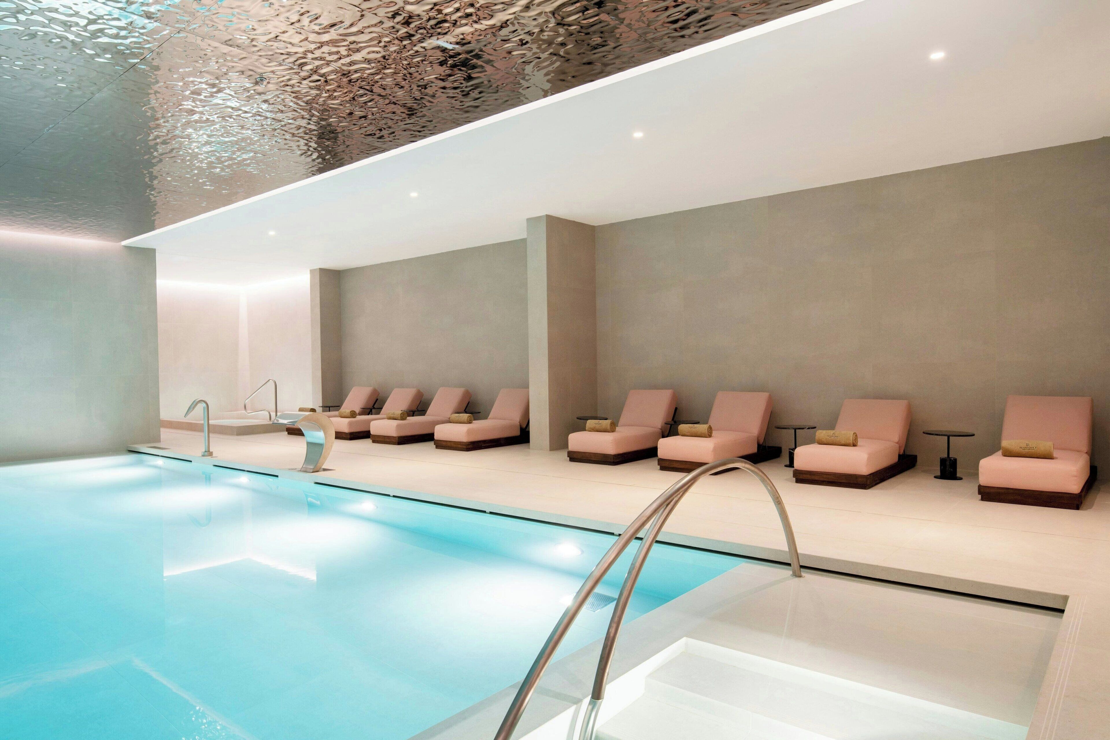 Seasonal outdoor pool, pool umbrellas, sun loungers