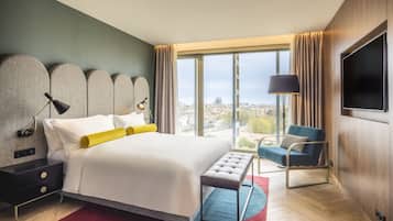 Suite - 1 kingsize-seng | Minibar, pengeskab på værelset, skrivebord