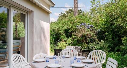 Maison spacieuse Ă  Carnac, proche plage, 3 terrasses, jardin clos, Wifi, pour 7 pers, 2*