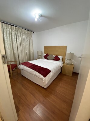 2 bedrooms, internet, bed sheets