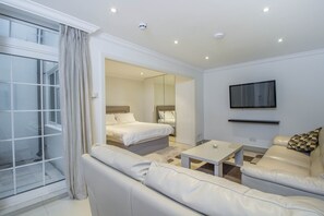 1 bedroom, iron/ironing board, free WiFi, bed sheets - Spacious apartment for 4 (London)