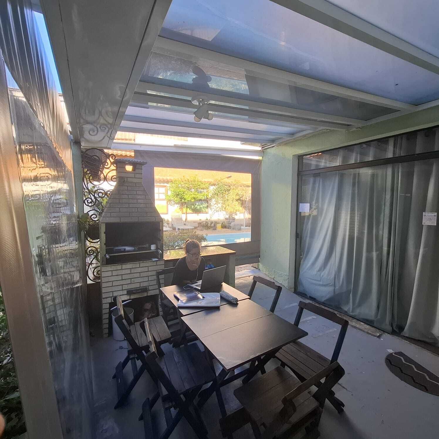 屋外ダイニングエリア