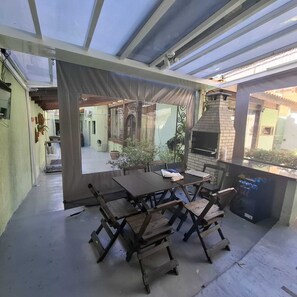 Dining - Family suite for up to 8 guests with swimming pool, hot/cold air conditioning, etc. (São Paulo)