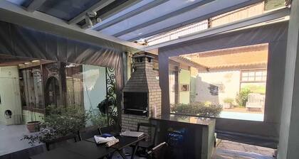 Casa com Piscina com Quintal Compartilhado com Outra a 8 min do São Paulo Expo