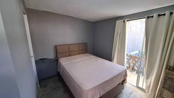 2 quartos, ferros/tábuas de passar roupa, Wi-Fi, roupa de cama
