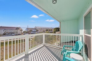 Resortwoning, meerdere bedden, balkon, uitzicht op oceaan | Terrein van de accommodatie