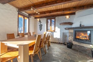 Dining - Spacious rustico in the Indemini Valley with a view of Lake Maggiore (Indemini)
