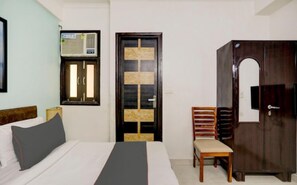 Deluxe Double Room | Soundproofing, free WiFi - Victoria Palace (New Delhi)